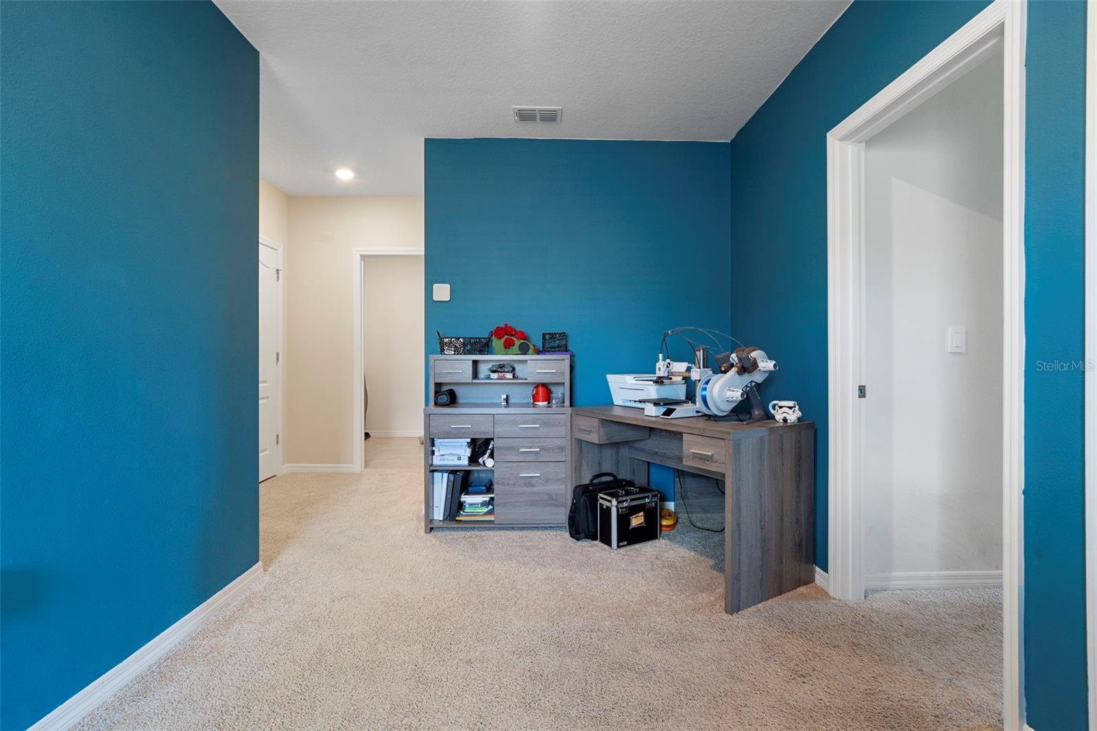 Image 20 of 49 For 142 Victoria Oaks Boulevard