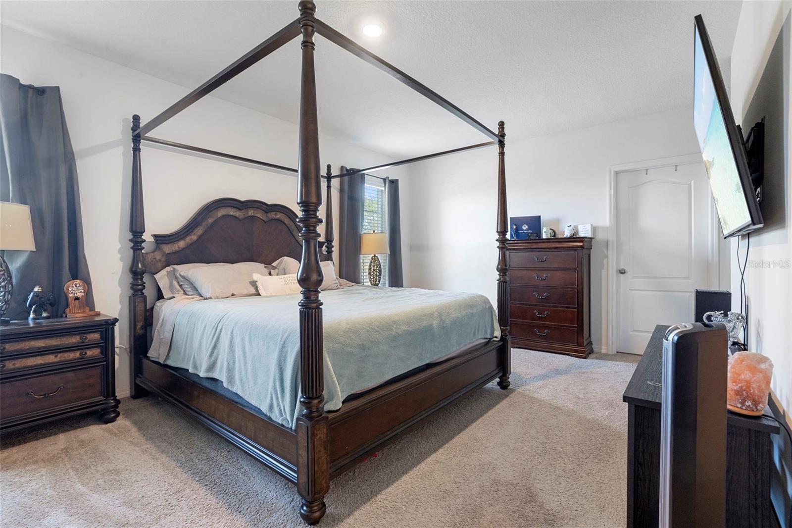 Image 22 of 49 For 142 Victoria Oaks Boulevard