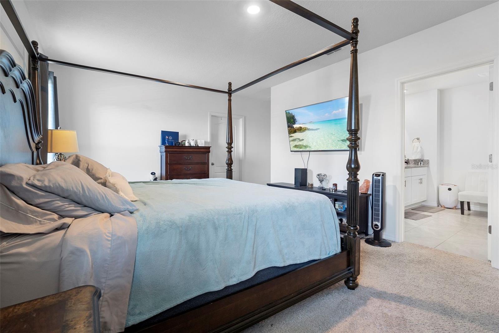 Image 23 of 49 For 142 Victoria Oaks Boulevard