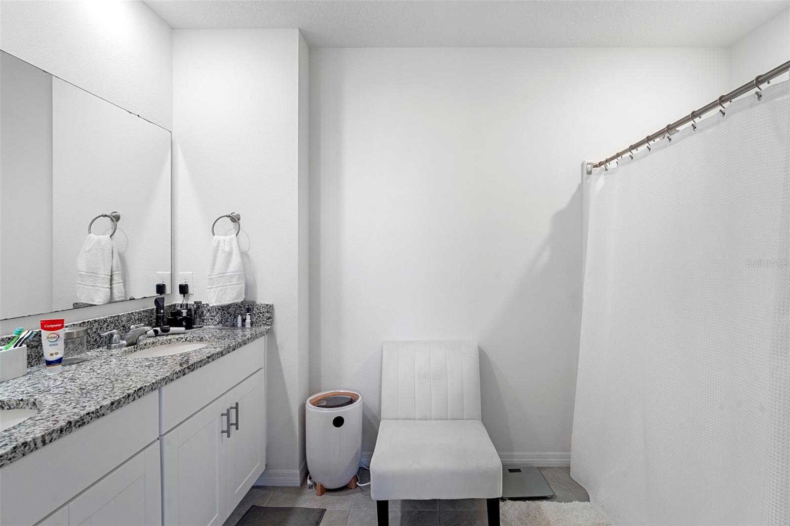 Image 25 of 49 For 142 Victoria Oaks Boulevard