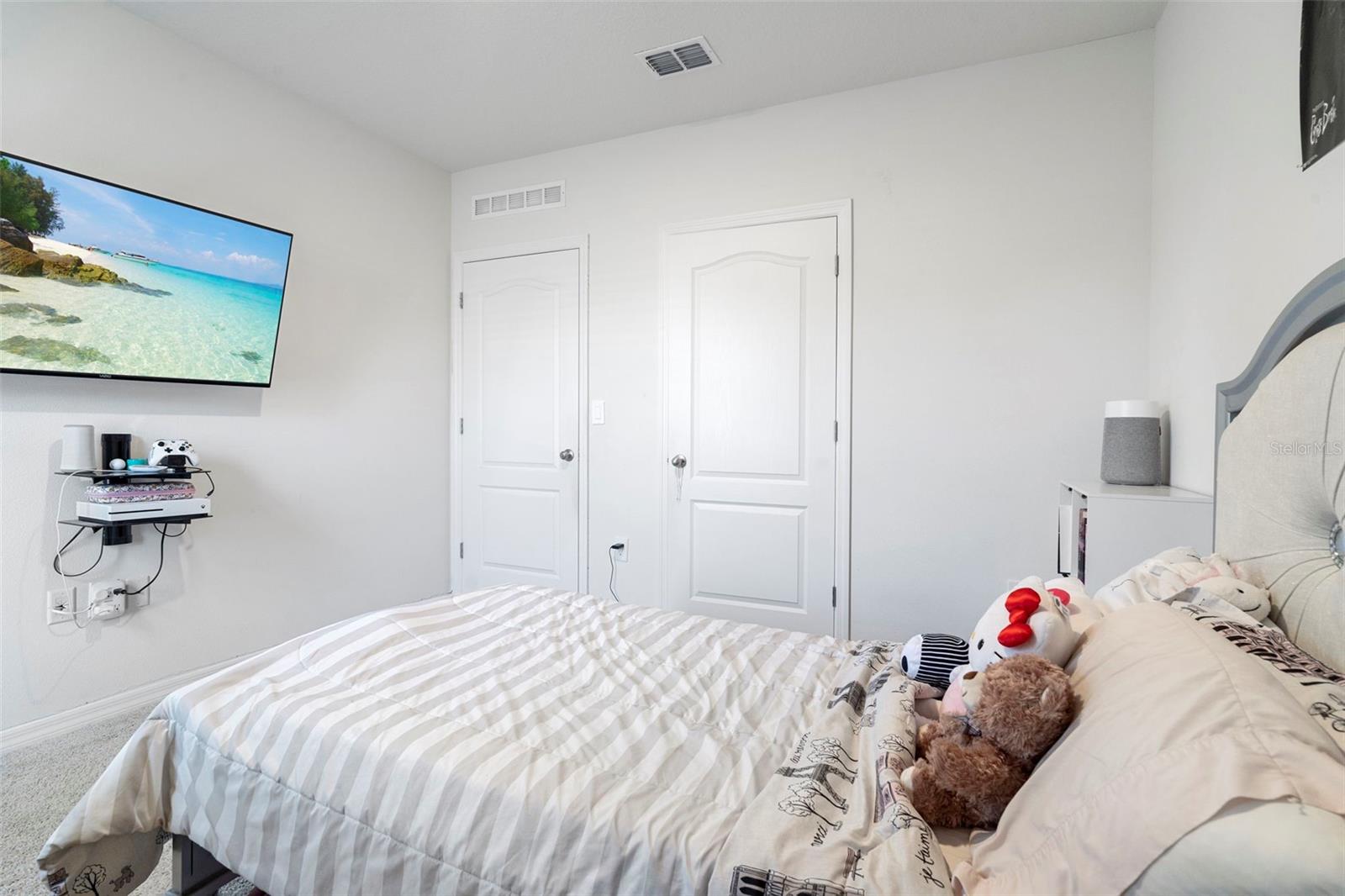 Image 31 of 49 For 142 Victoria Oaks Boulevard