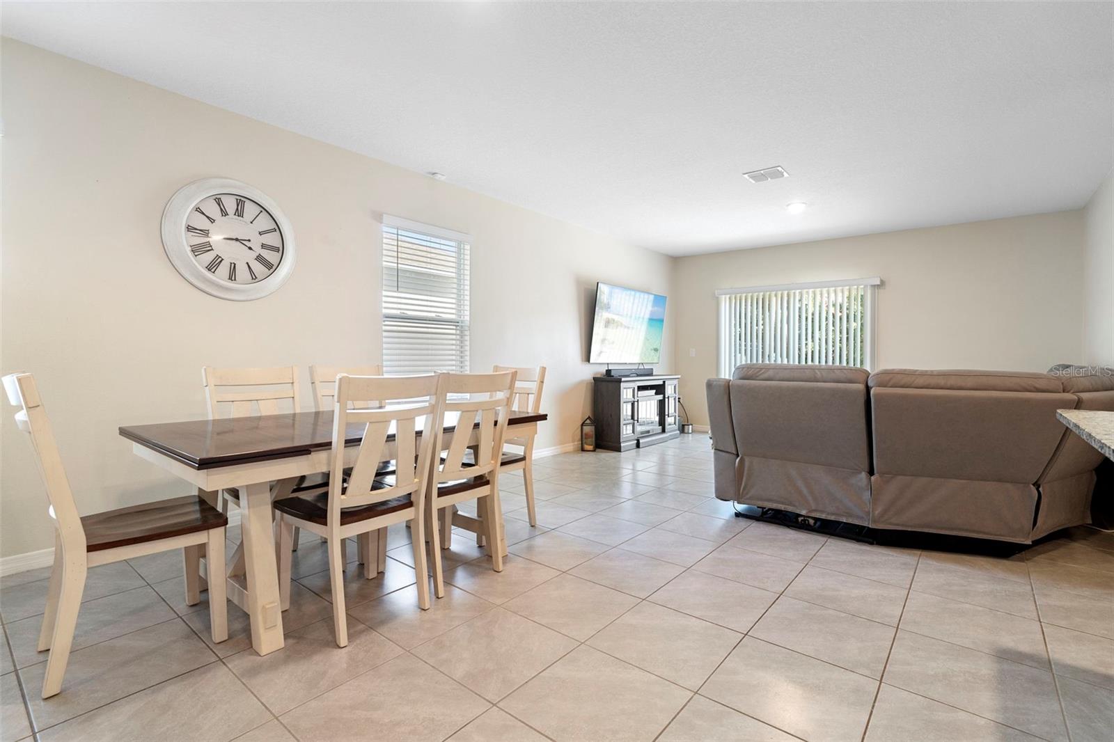 Image 7 of 49 For 142 Victoria Oaks Boulevard