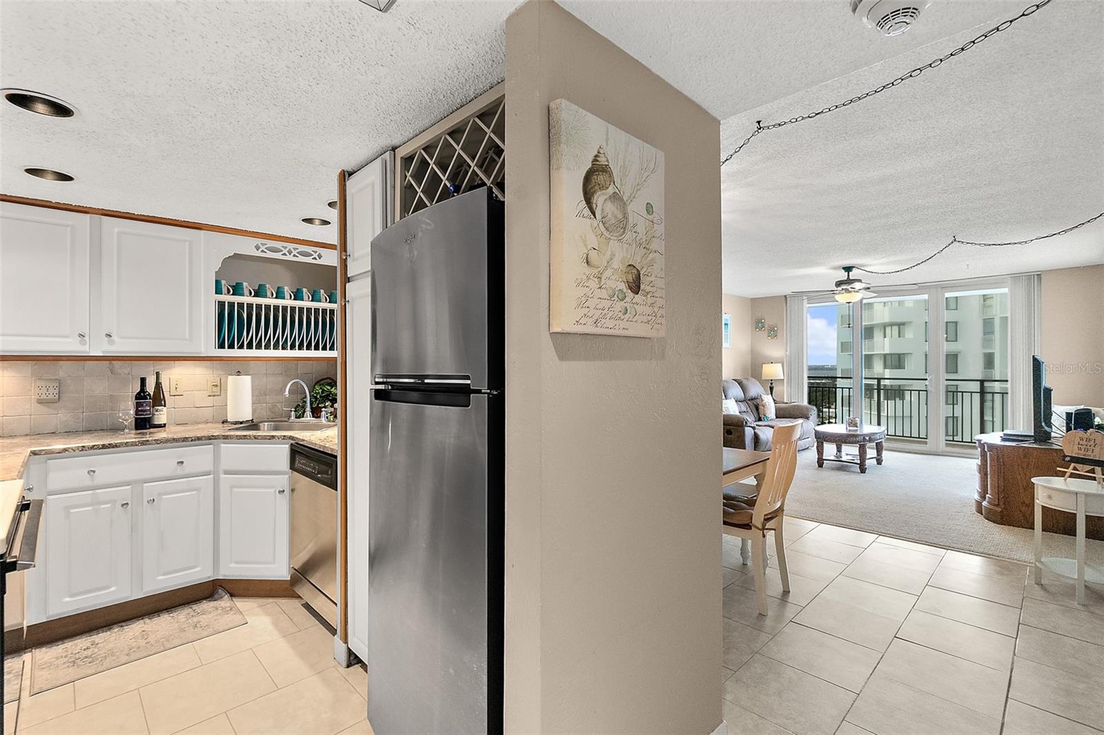 Image 16 of 49 For 3051 Atlantic Avenue 1806