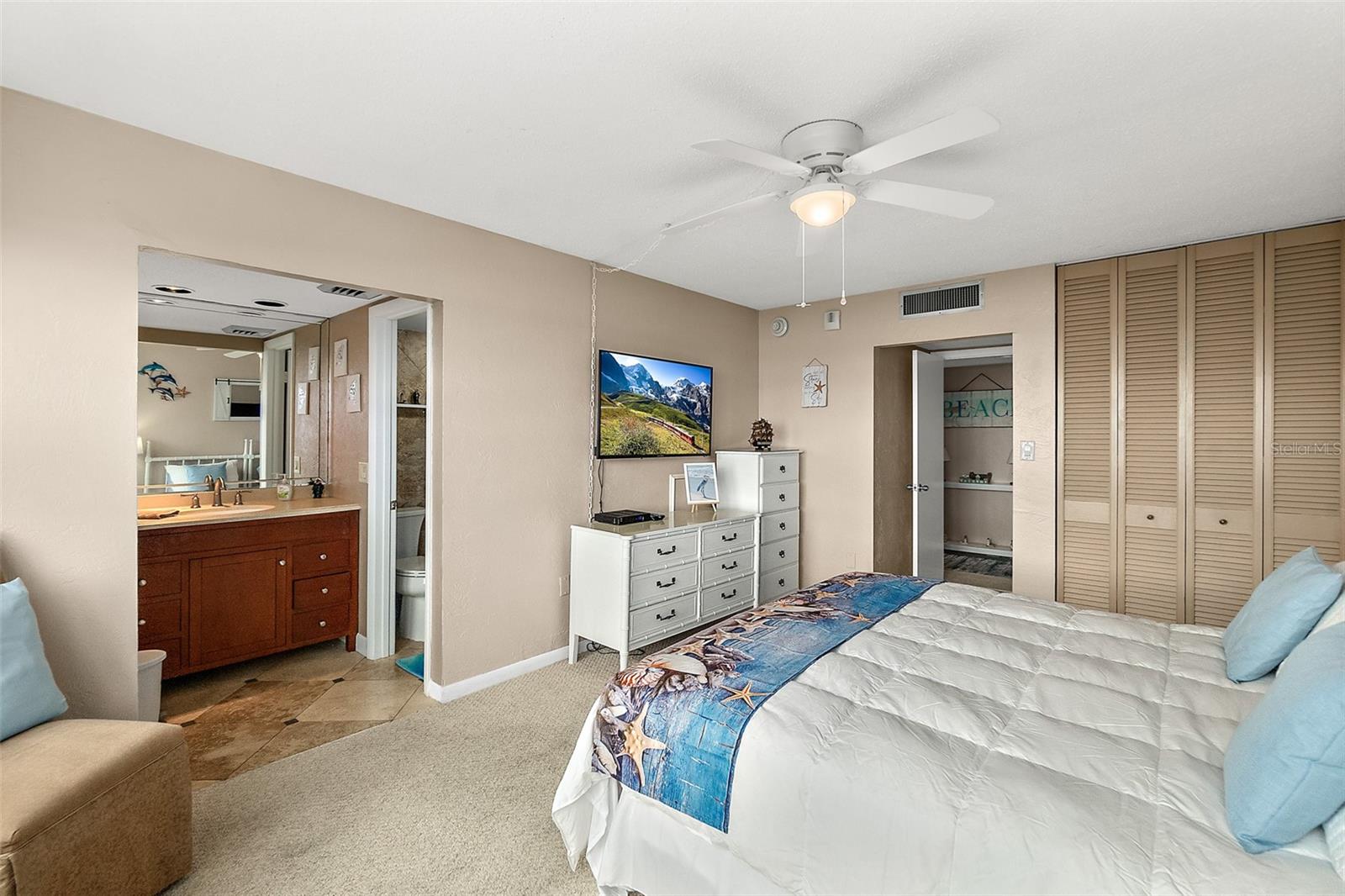 Image 22 of 49 For 3051 Atlantic Avenue 1806