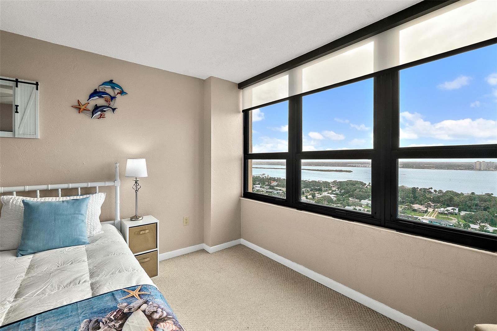 Image 23 of 49 For 3051 Atlantic Avenue 1806