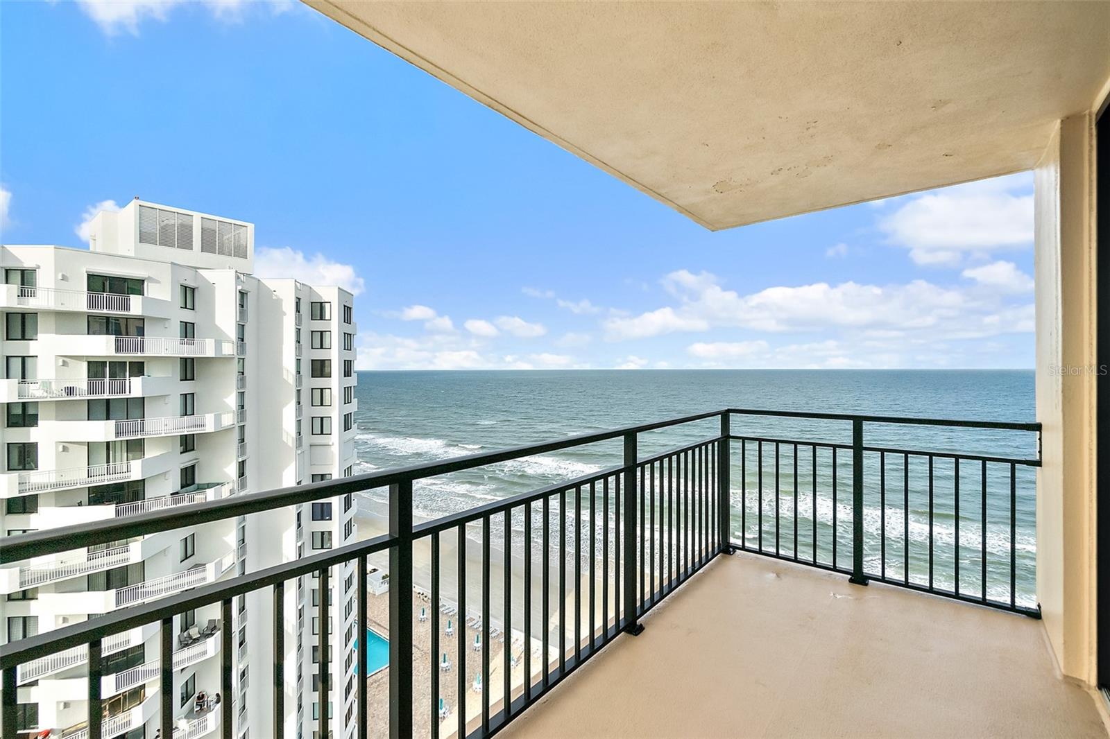 Image 31 of 49 For 3051 Atlantic Avenue 1806