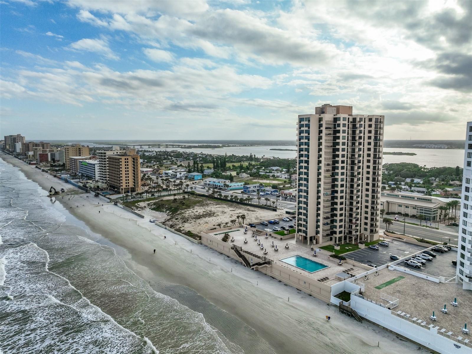 Image 37 of 49 For 3051 Atlantic Avenue 1806