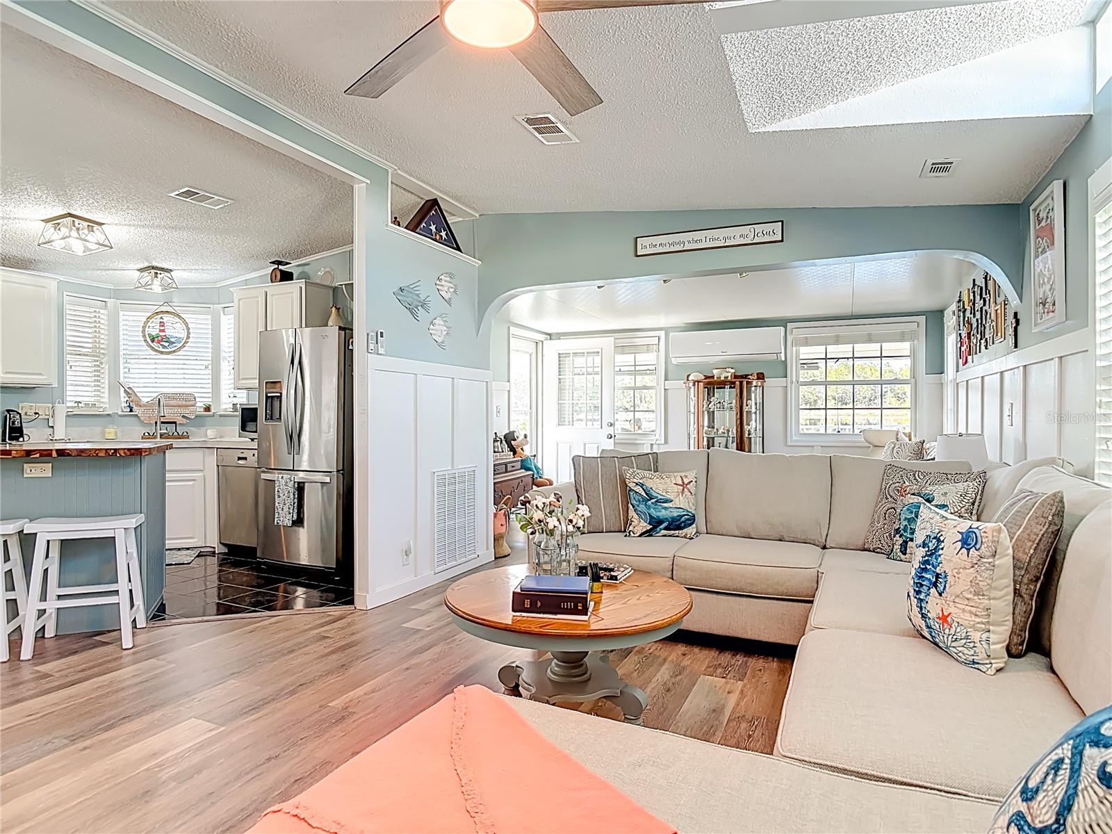 Listing photo id 13 for 70 & 71 Eagle Point S