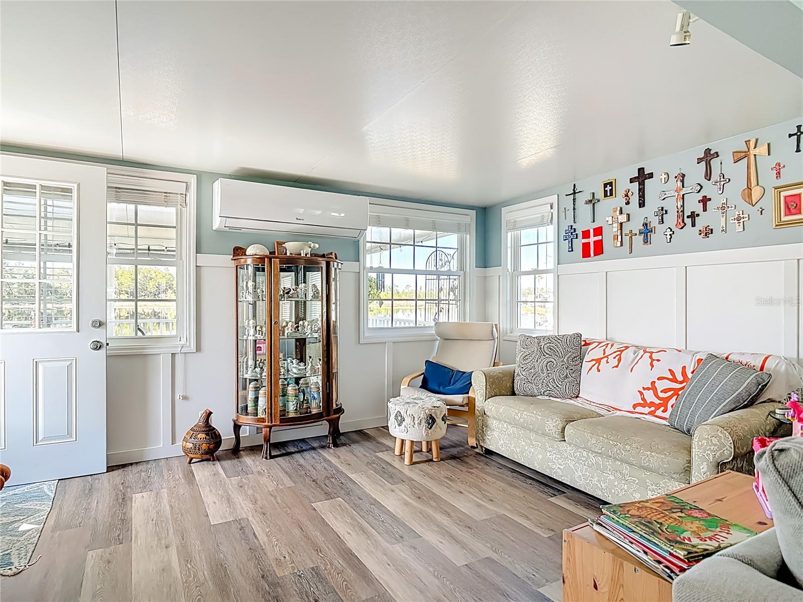 Listing photo id 15 for 70 & 71 Eagle Point S