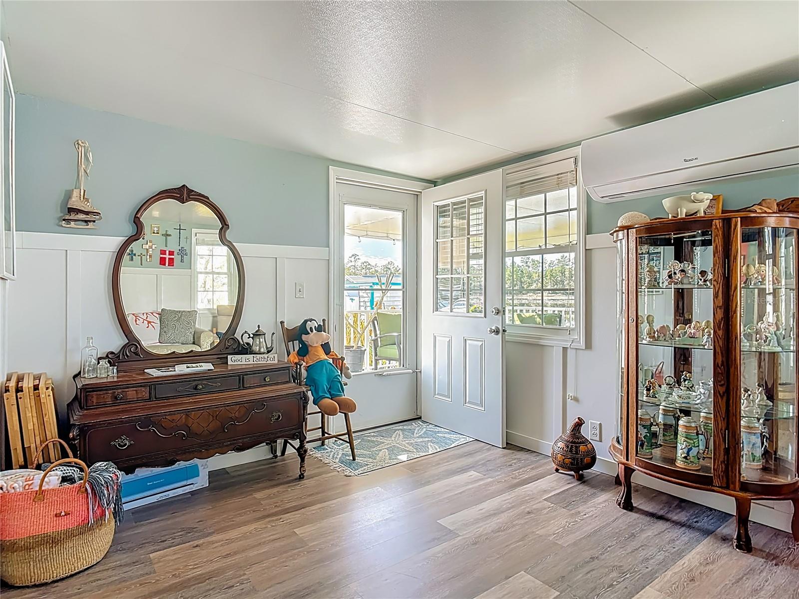 Listing photo id 17 for 70 & 71 Eagle Point S