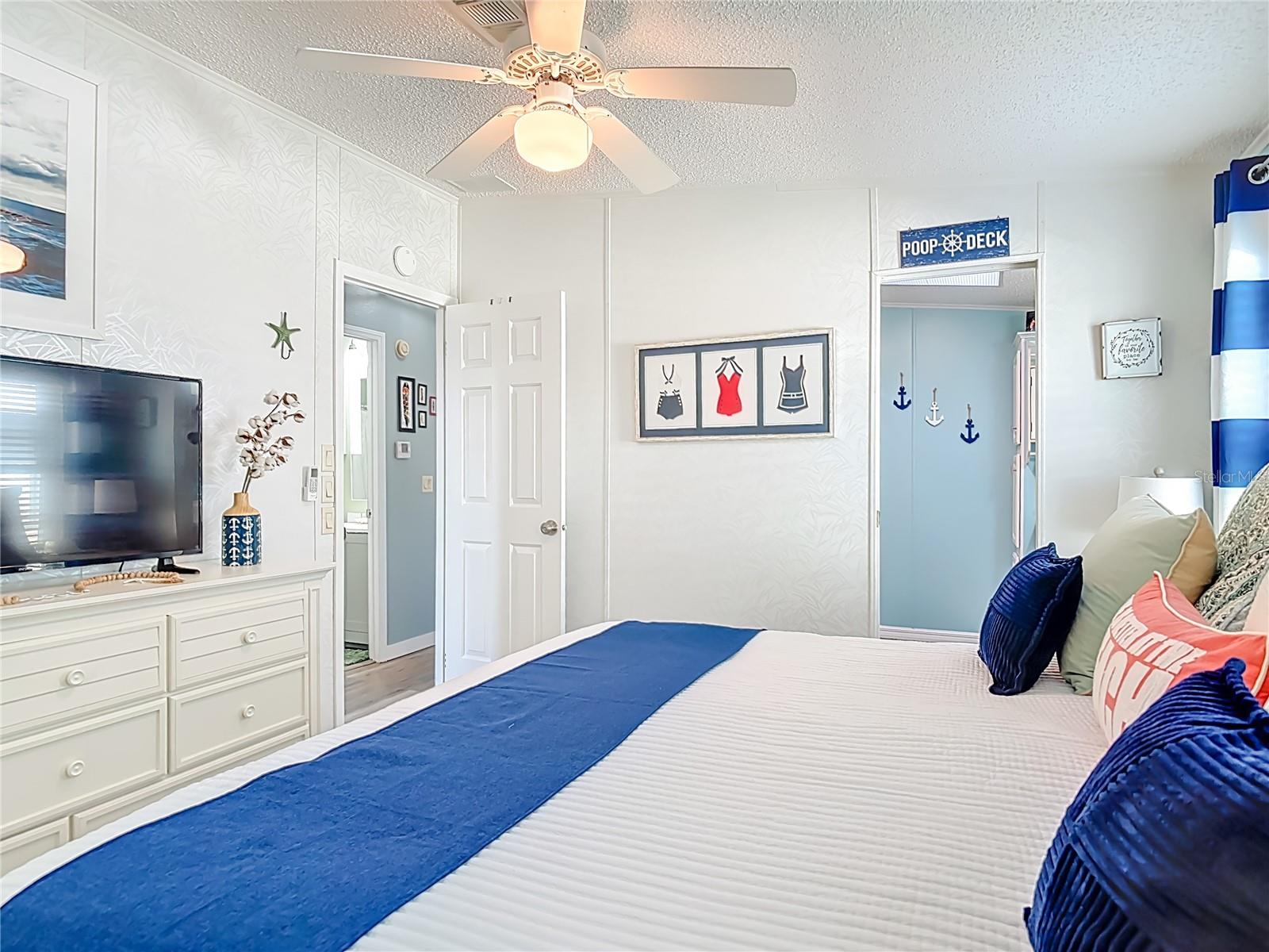 Listing photo id 20 for 70 & 71 Eagle Point S