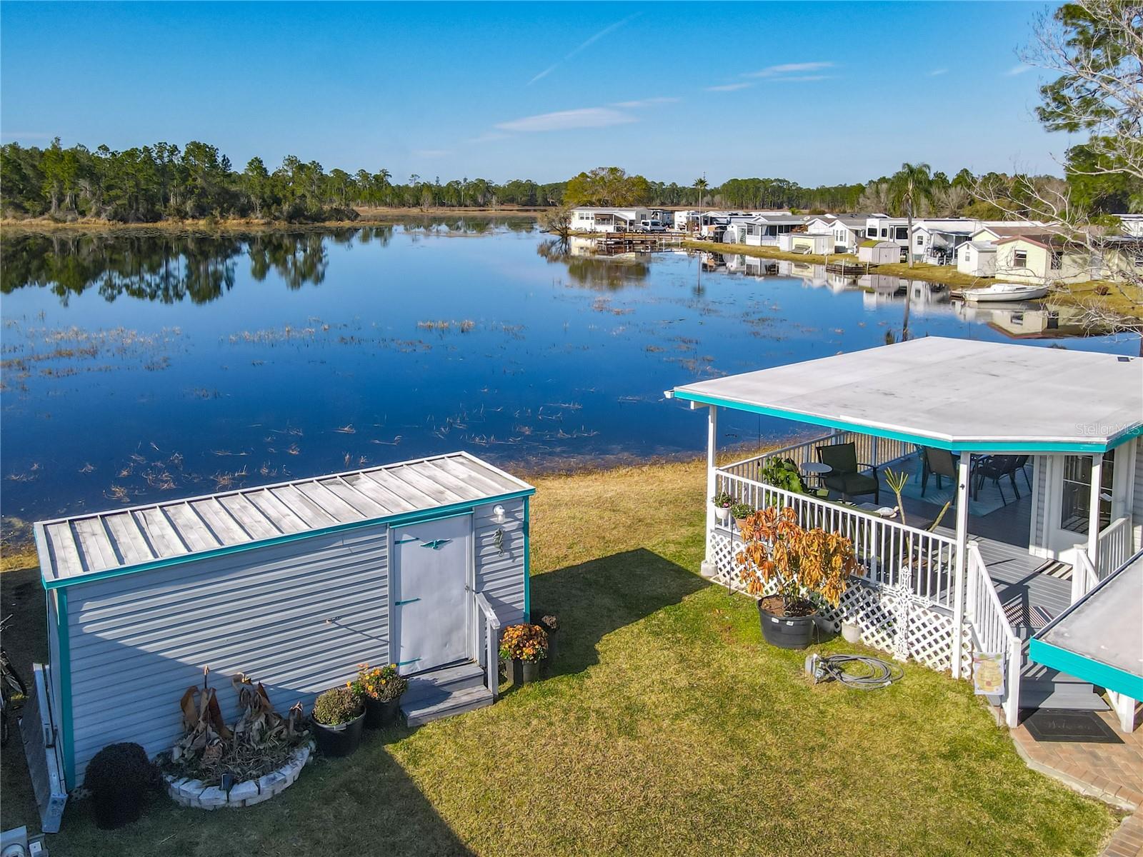 Listing photo id 28 for 70 & 71 Eagle Point S