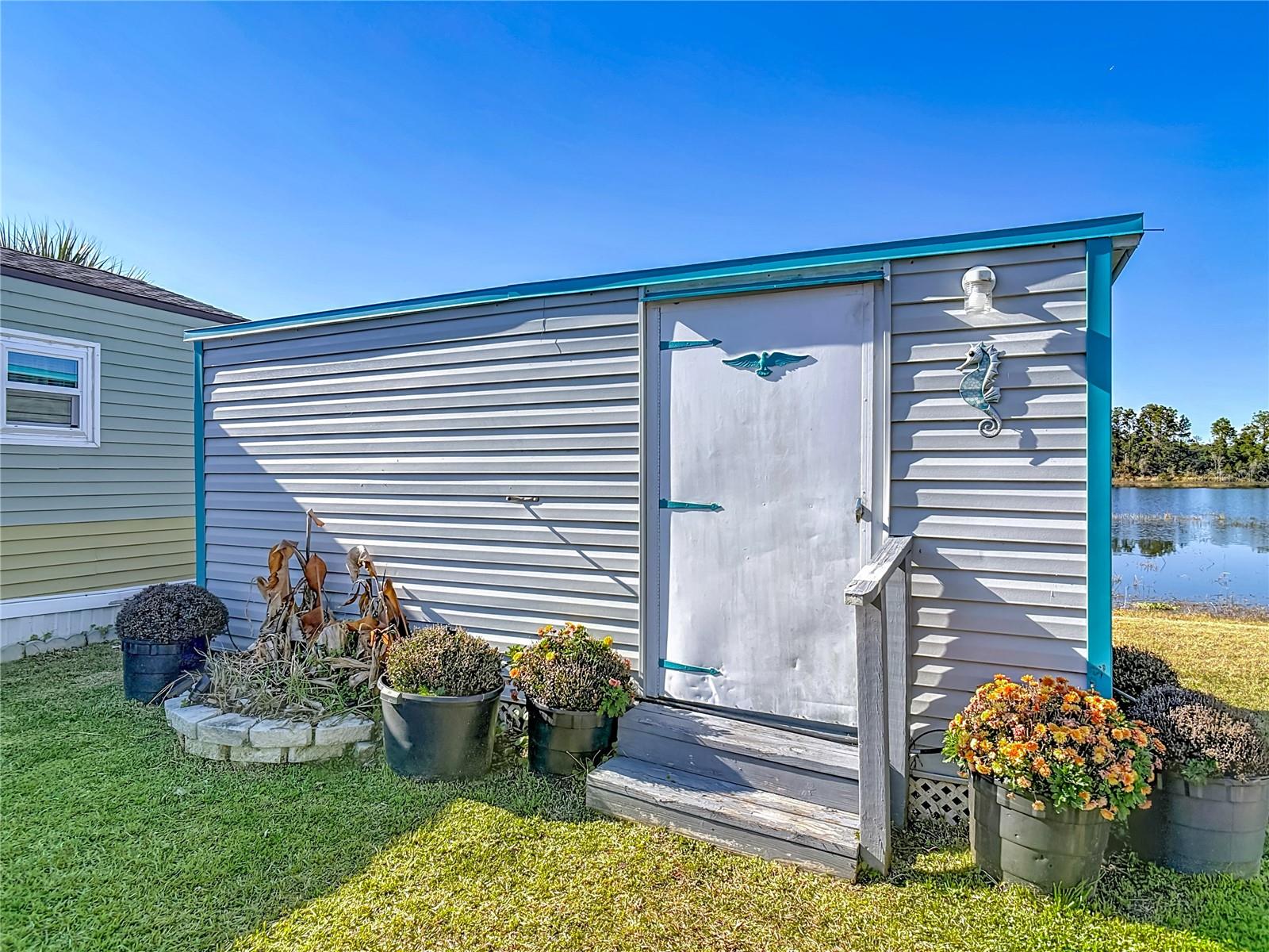 Listing photo id 30 for 70 & 71 Eagle Point S