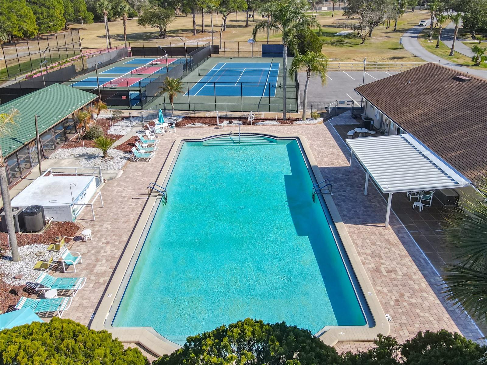 Listing photo id 41 for 70 & 71 Eagle Point S