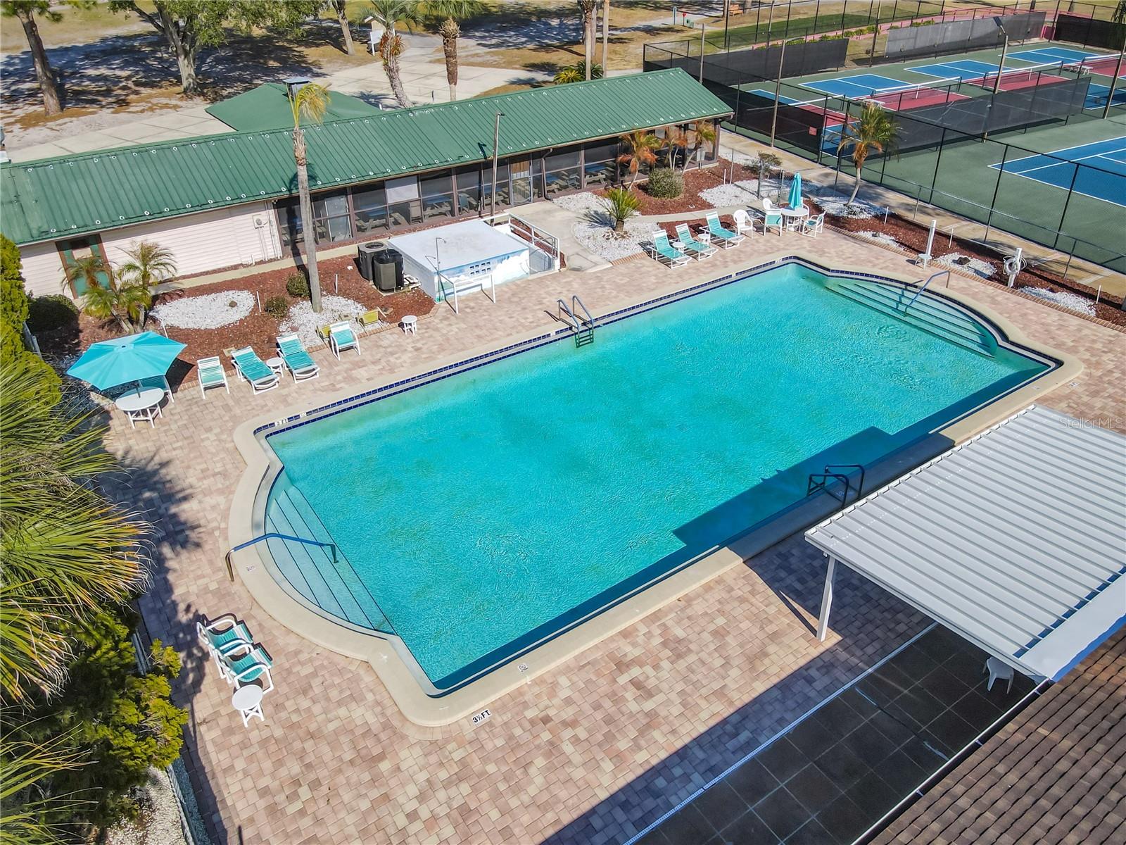 Listing photo id 42 for 70 & 71 Eagle Point S