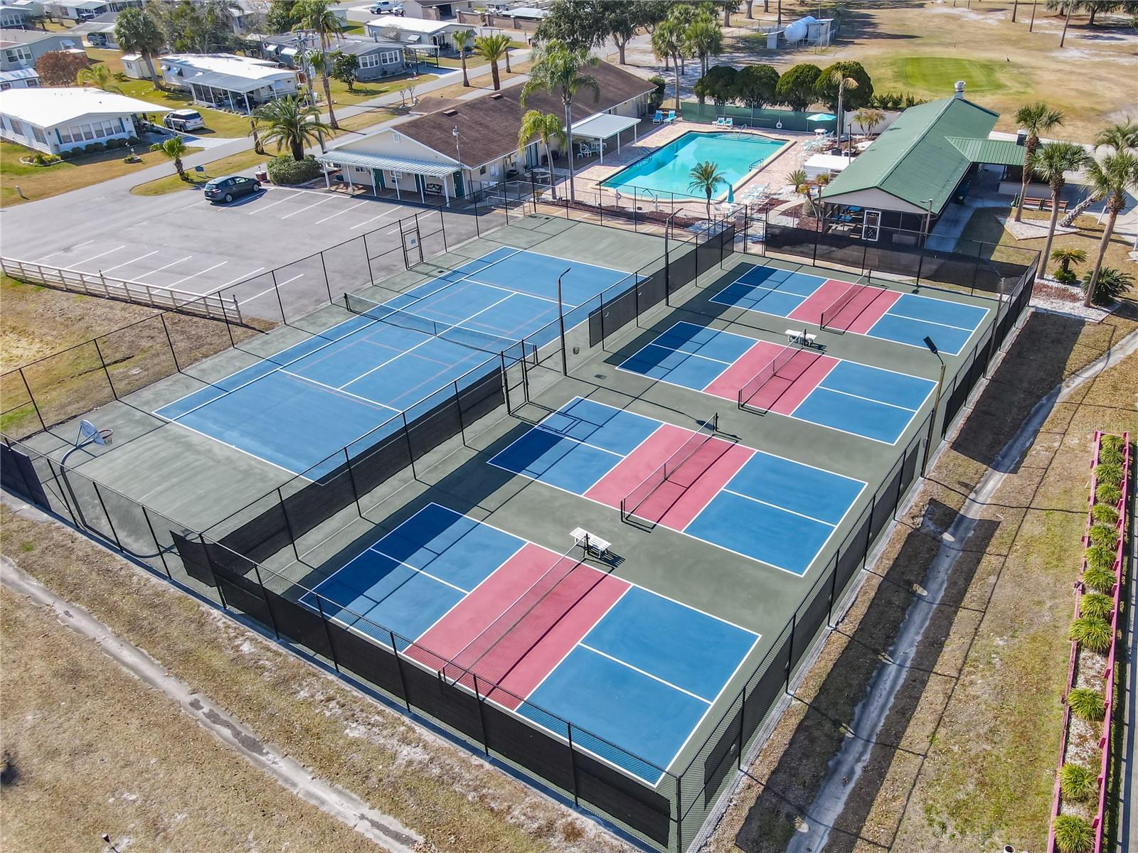 Listing photo id 44 for 70 & 71 Eagle Point S