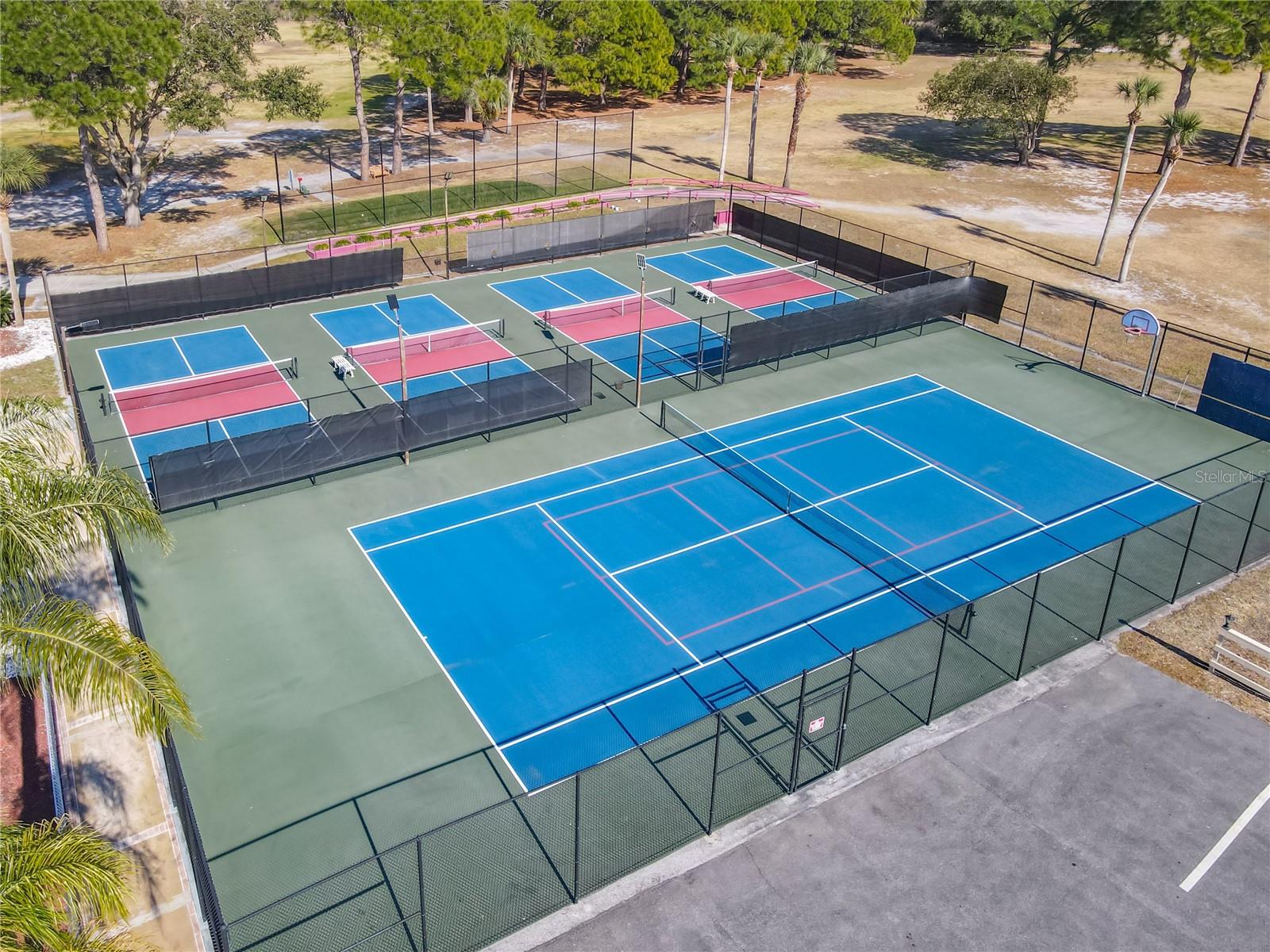 Listing photo id 45 for 70 & 71 Eagle Point S