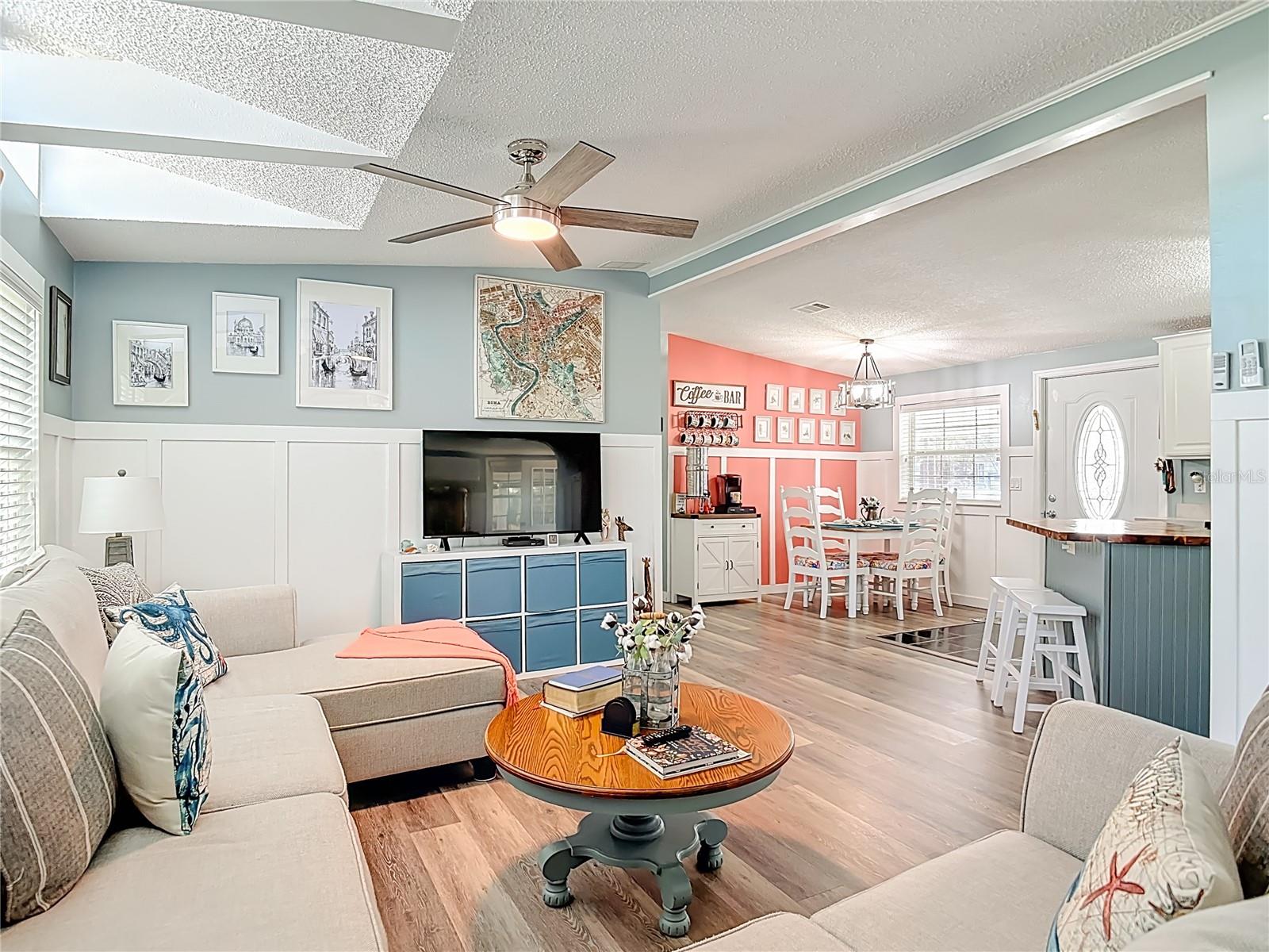 Listing photo id 3 for 70 & 71 Eagle Point S