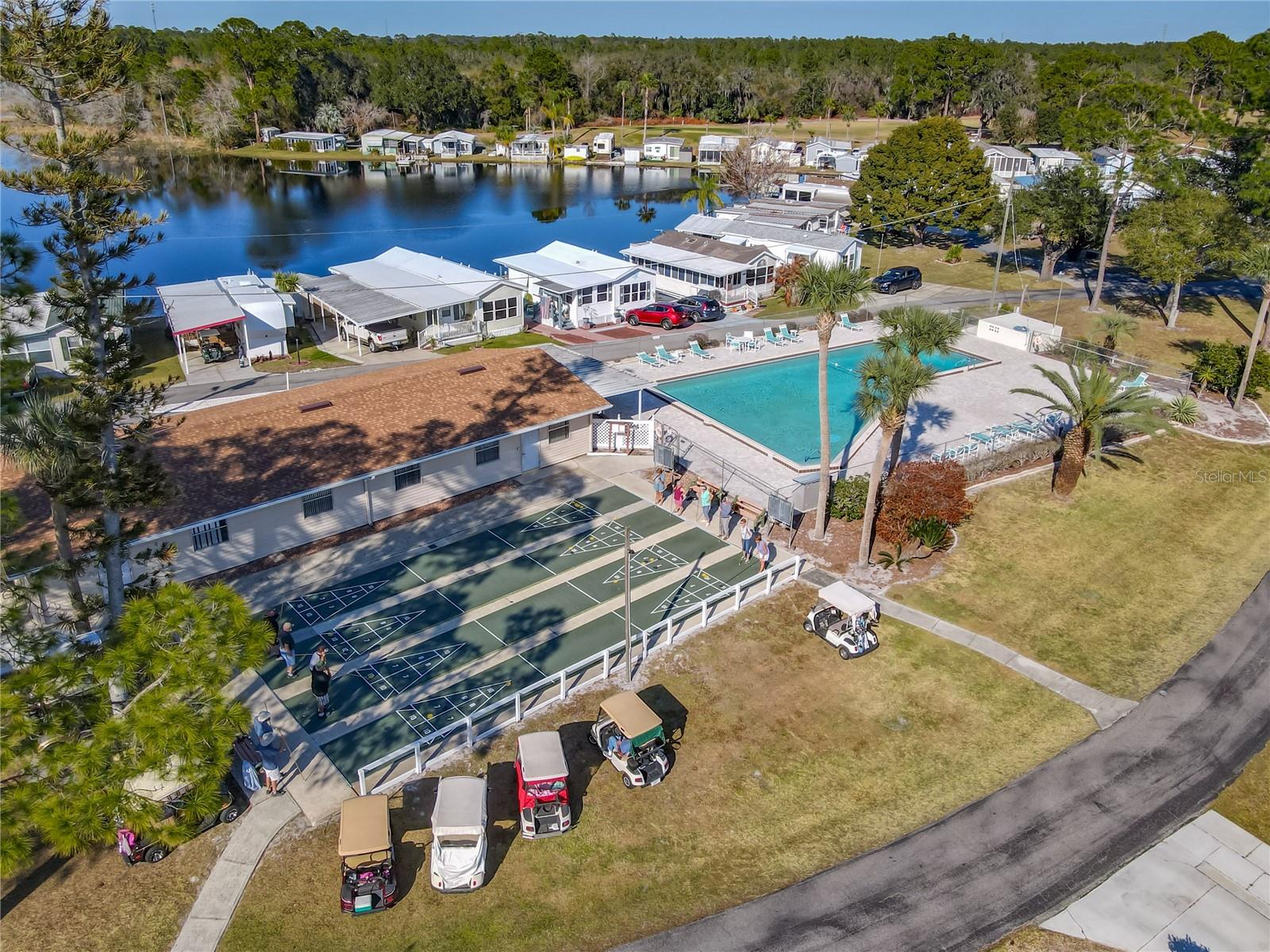 Listing photo id 49 for 70 & 71 Eagle Point S