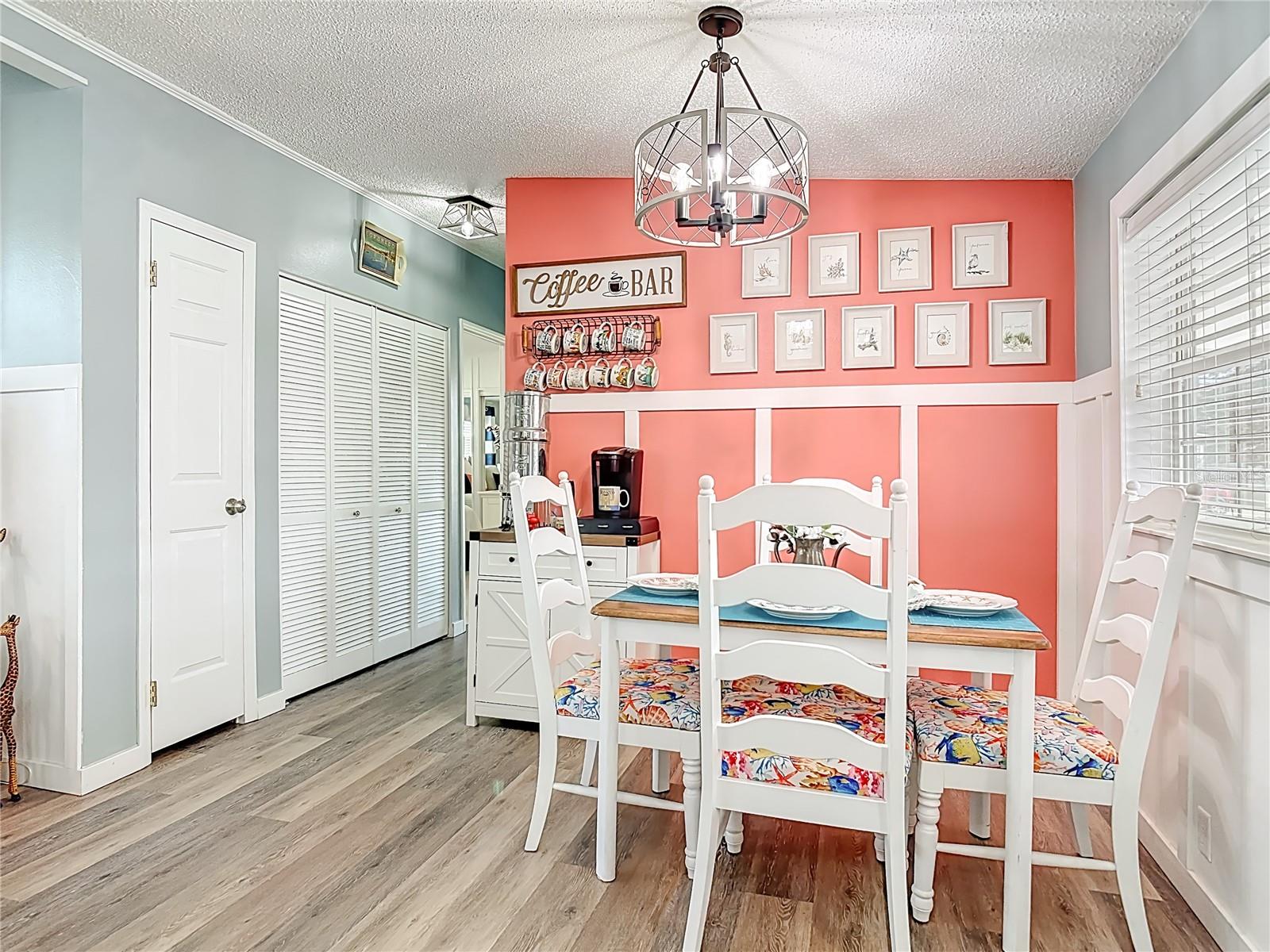 Listing photo id 5 for 70 & 71 Eagle Point S