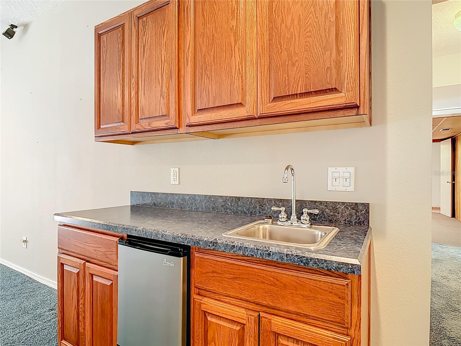 Image 24 of 79 For 730 University Avenue