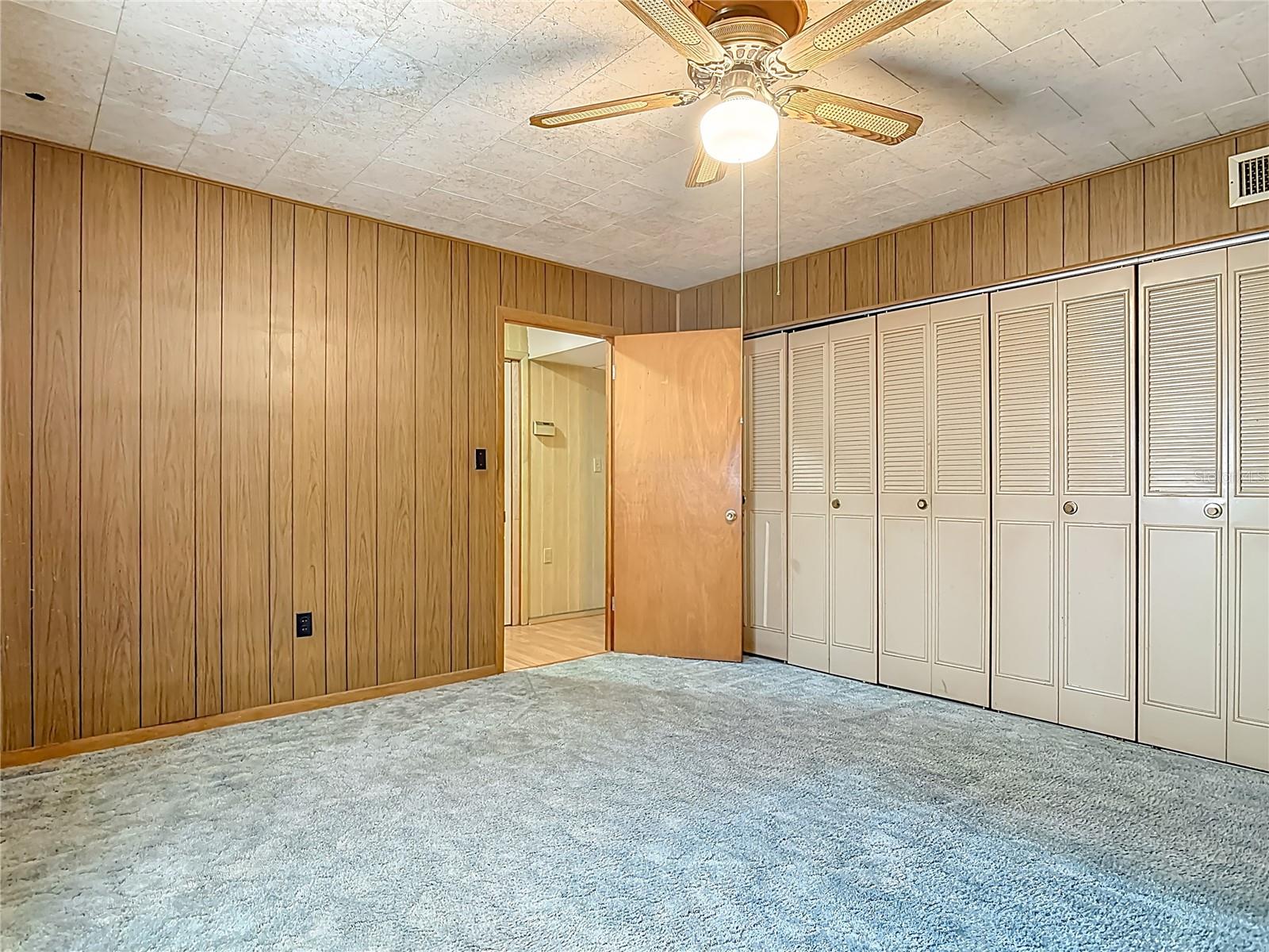 Image 32 of 79 For 730 University Avenue