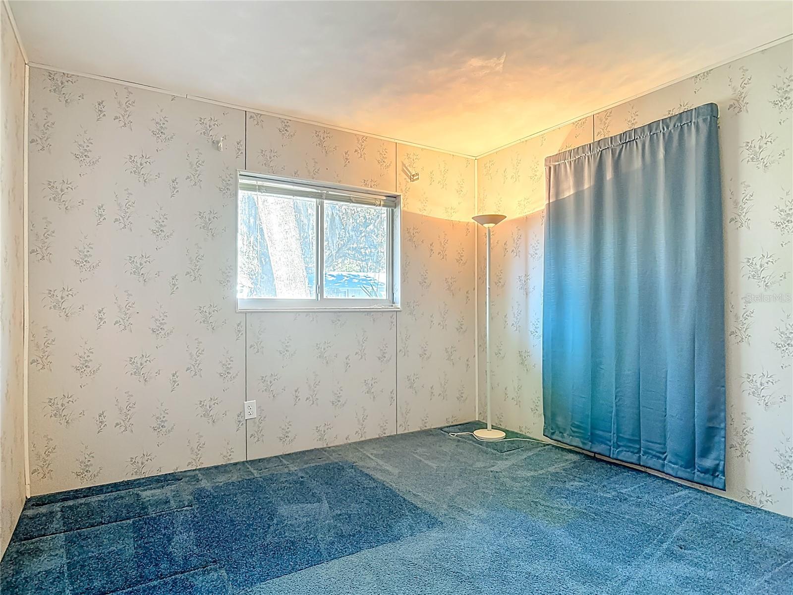 Image 40 of 79 For 730 University Avenue