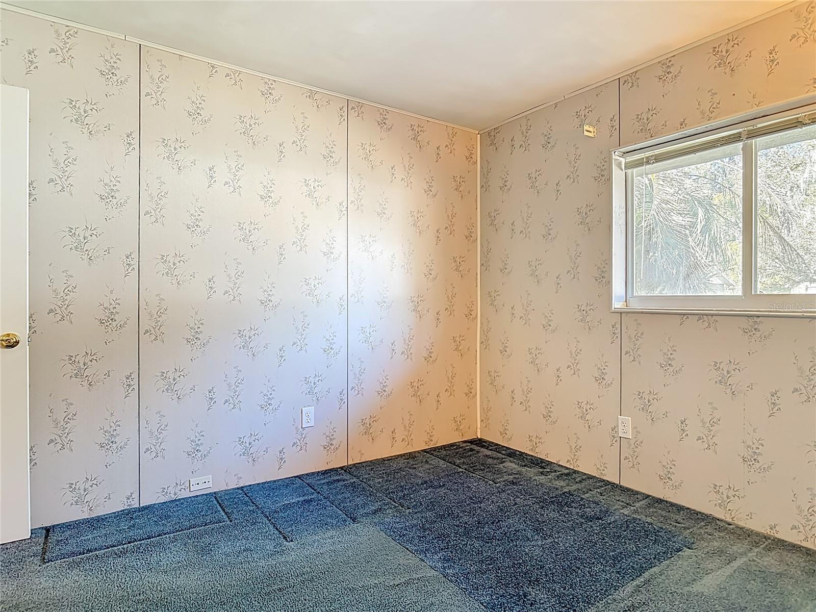 Image 41 of 79 For 730 University Avenue