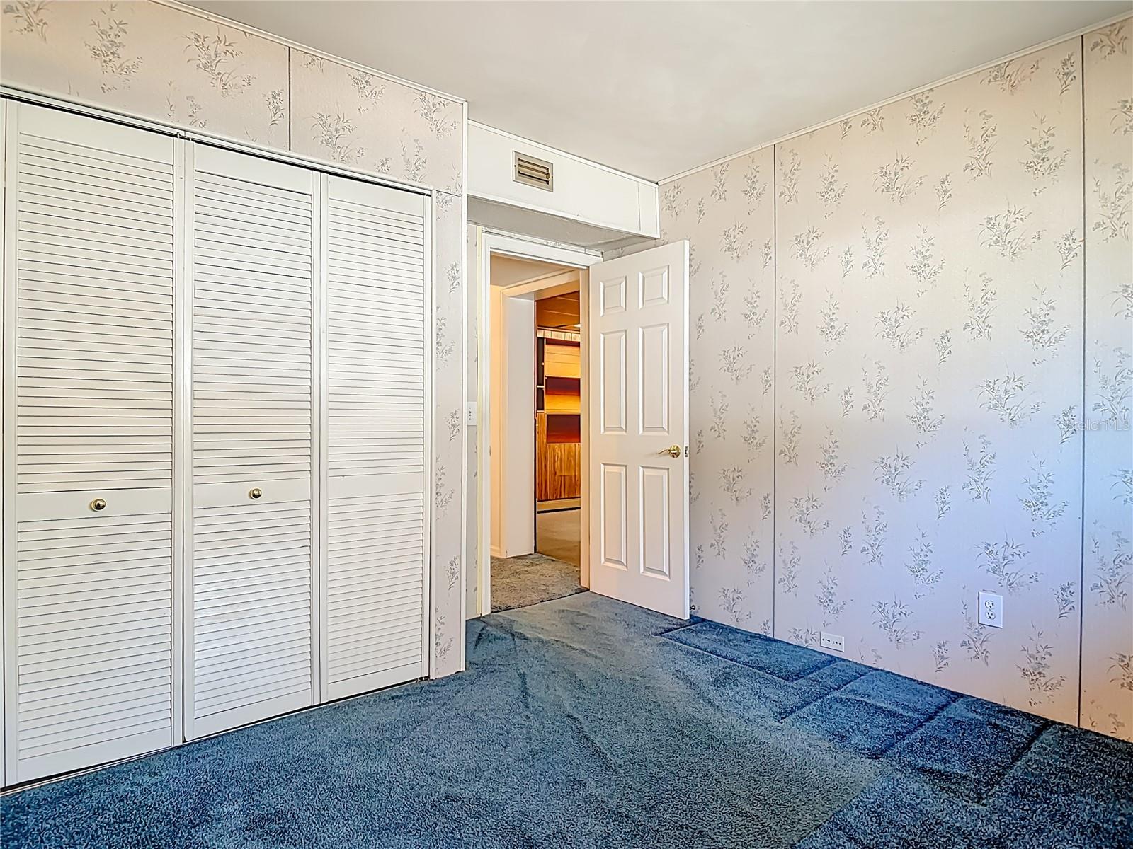 Image 42 of 79 For 730 University Avenue