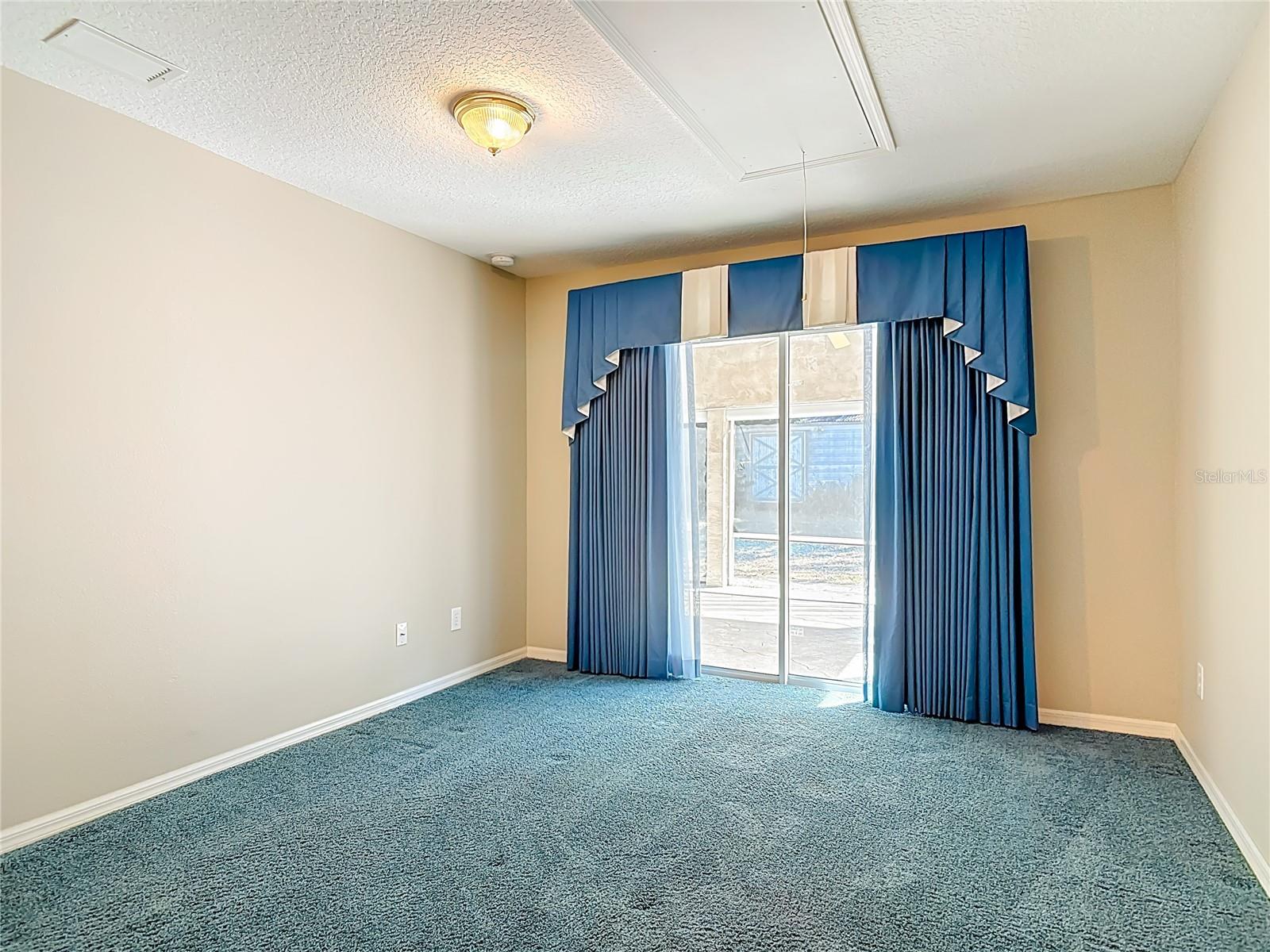 Image 44 of 79 For 730 University Avenue