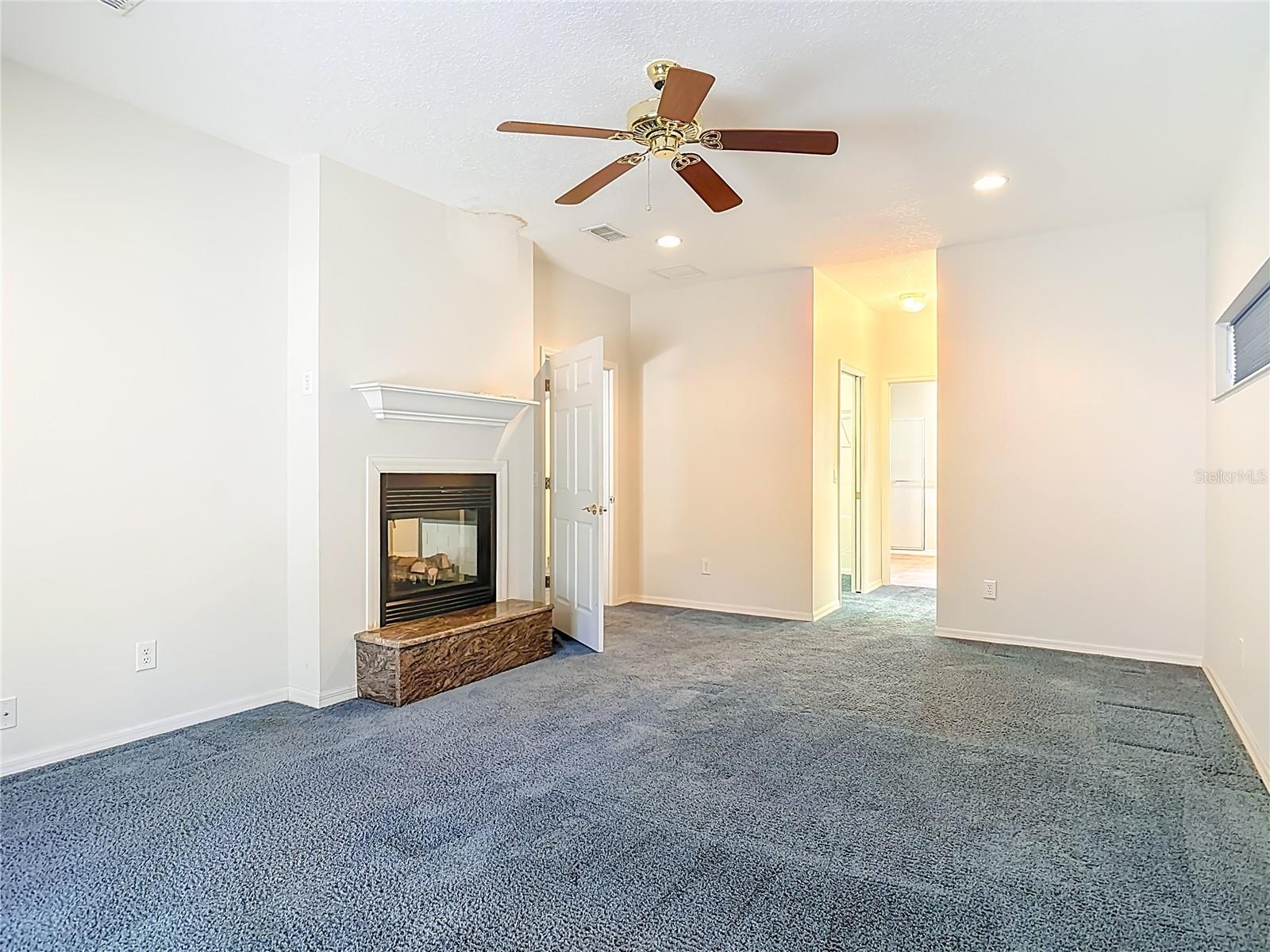 Image 51 of 79 For 730 University Avenue