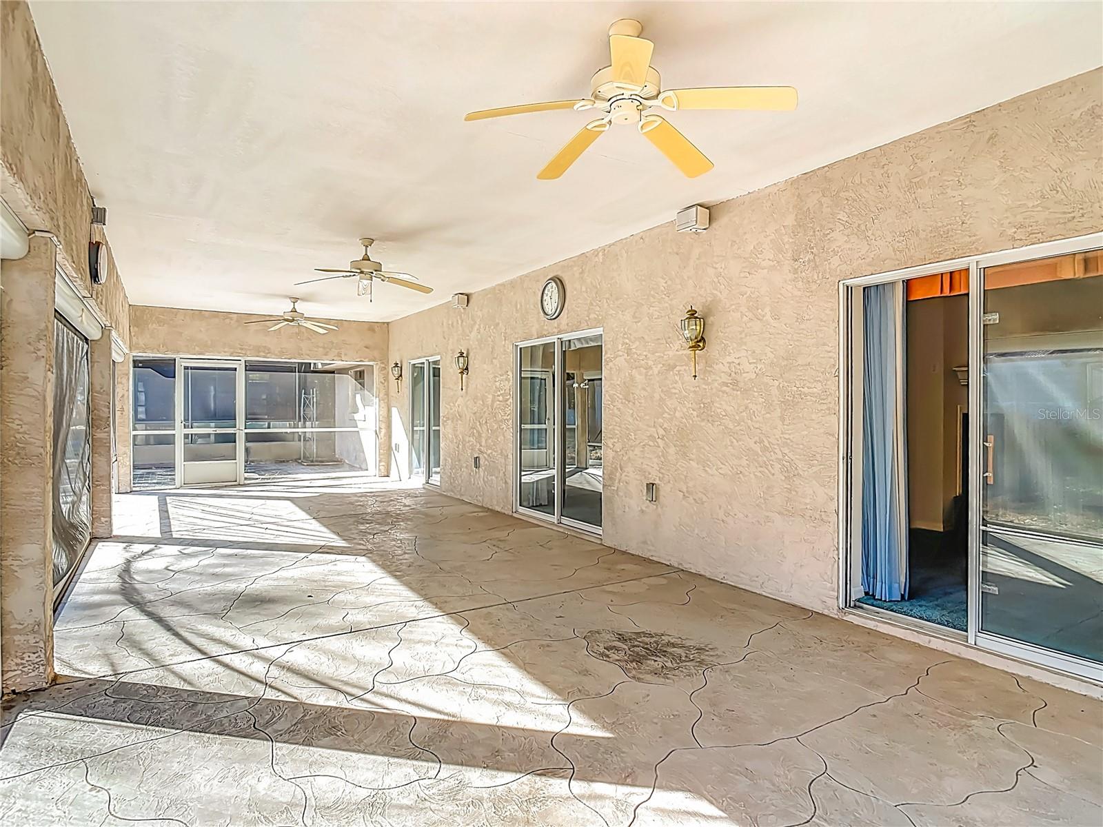 Image 61 of 79 For 730 University Avenue