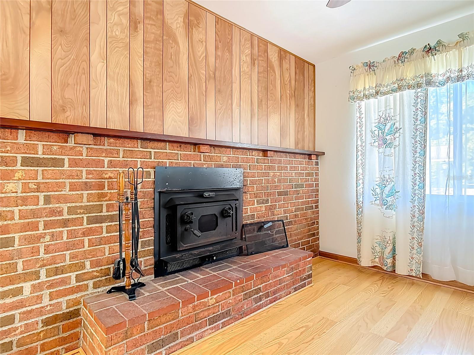 Image 9 of 79 For 730 University Avenue