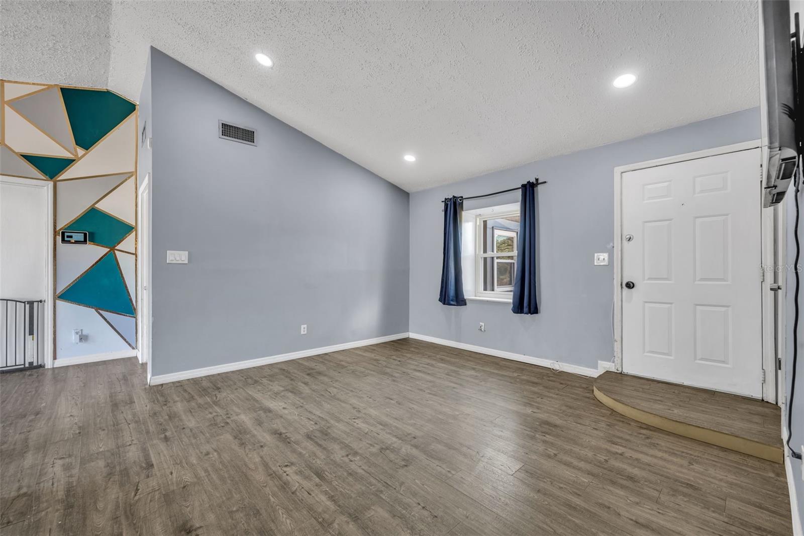 Image 7 of 25 For 222 Panama Road