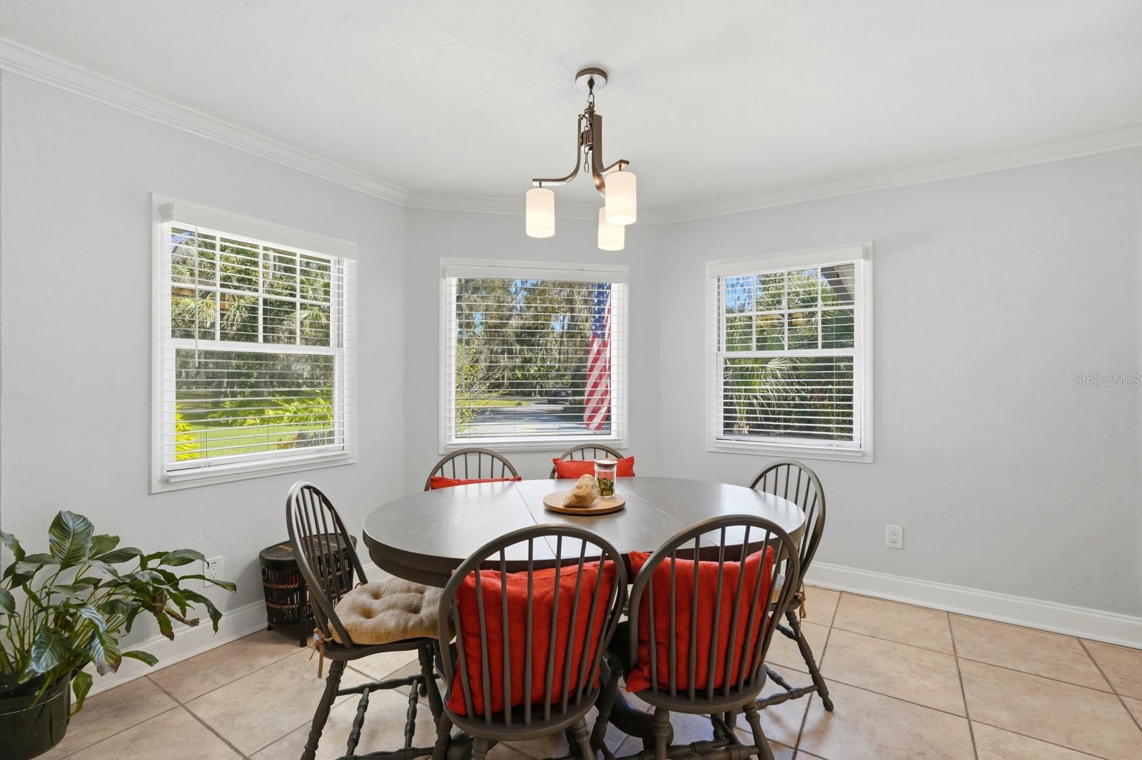 Image 14 of 60 For 686 Wildwood Drive