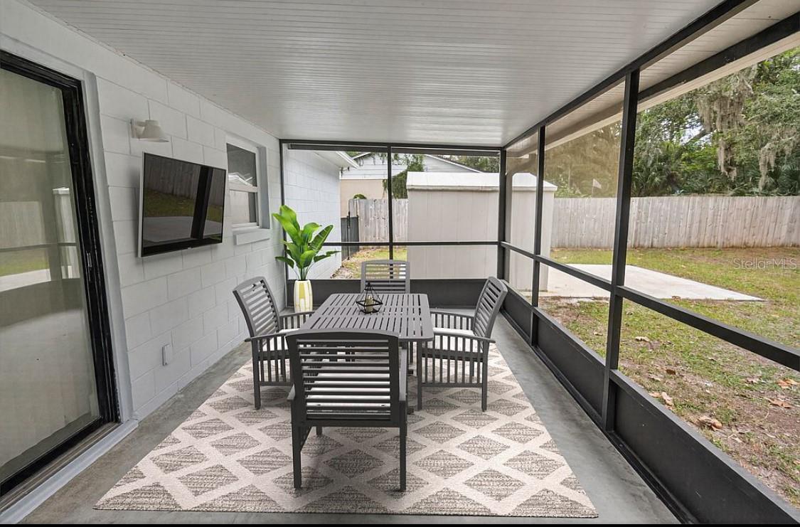 Image 11 of 15 For 461 Springwood Court