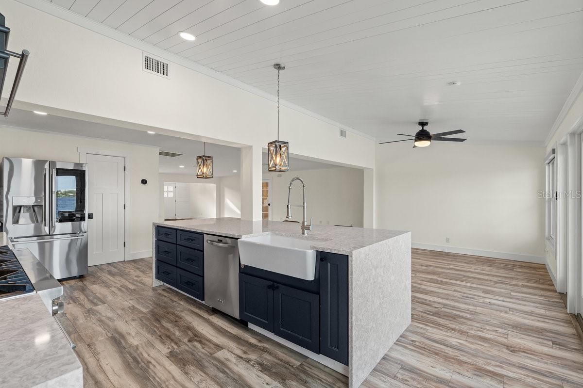 Image 17 of 67 For 22 Tiffany Circle