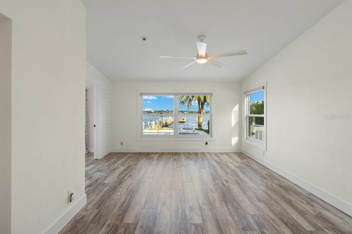 Image 32 of 67 For 22 Tiffany Circle