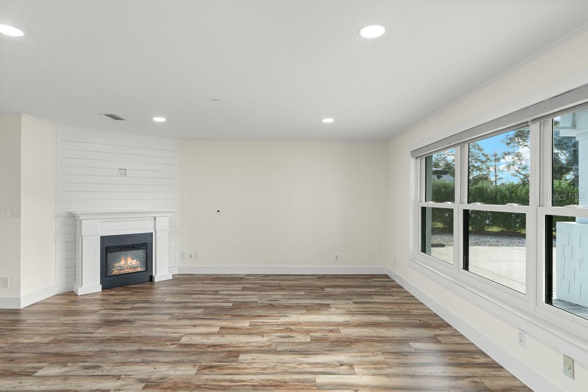 Image 9 of 67 For 22 Tiffany Circle