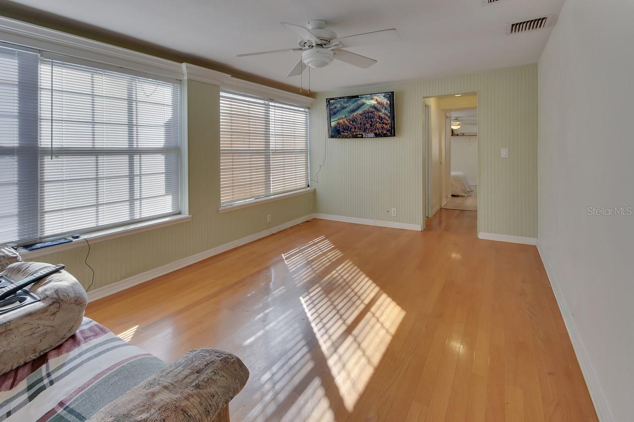 Image 11 of 33 For 131 Lucerne Drive