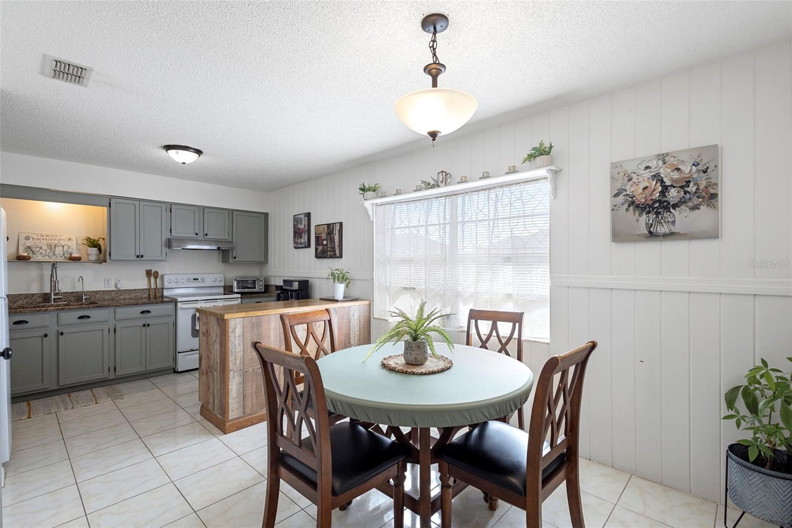 Image 25 of 38 For 2771 Slater Drive