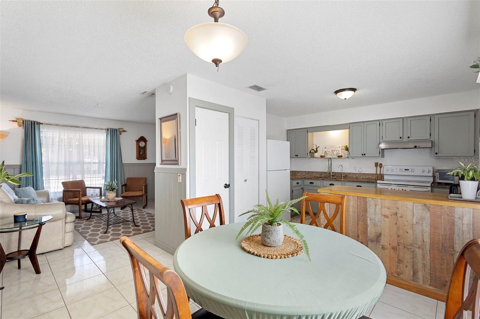 Image 26 of 38 For 2771 Slater Drive