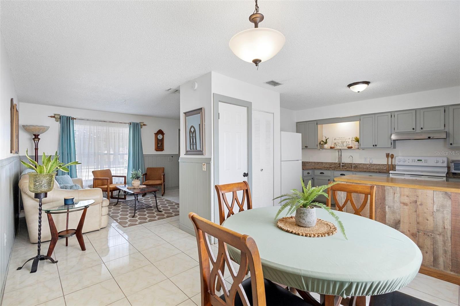 Image 27 of 38 For 2771 Slater Drive