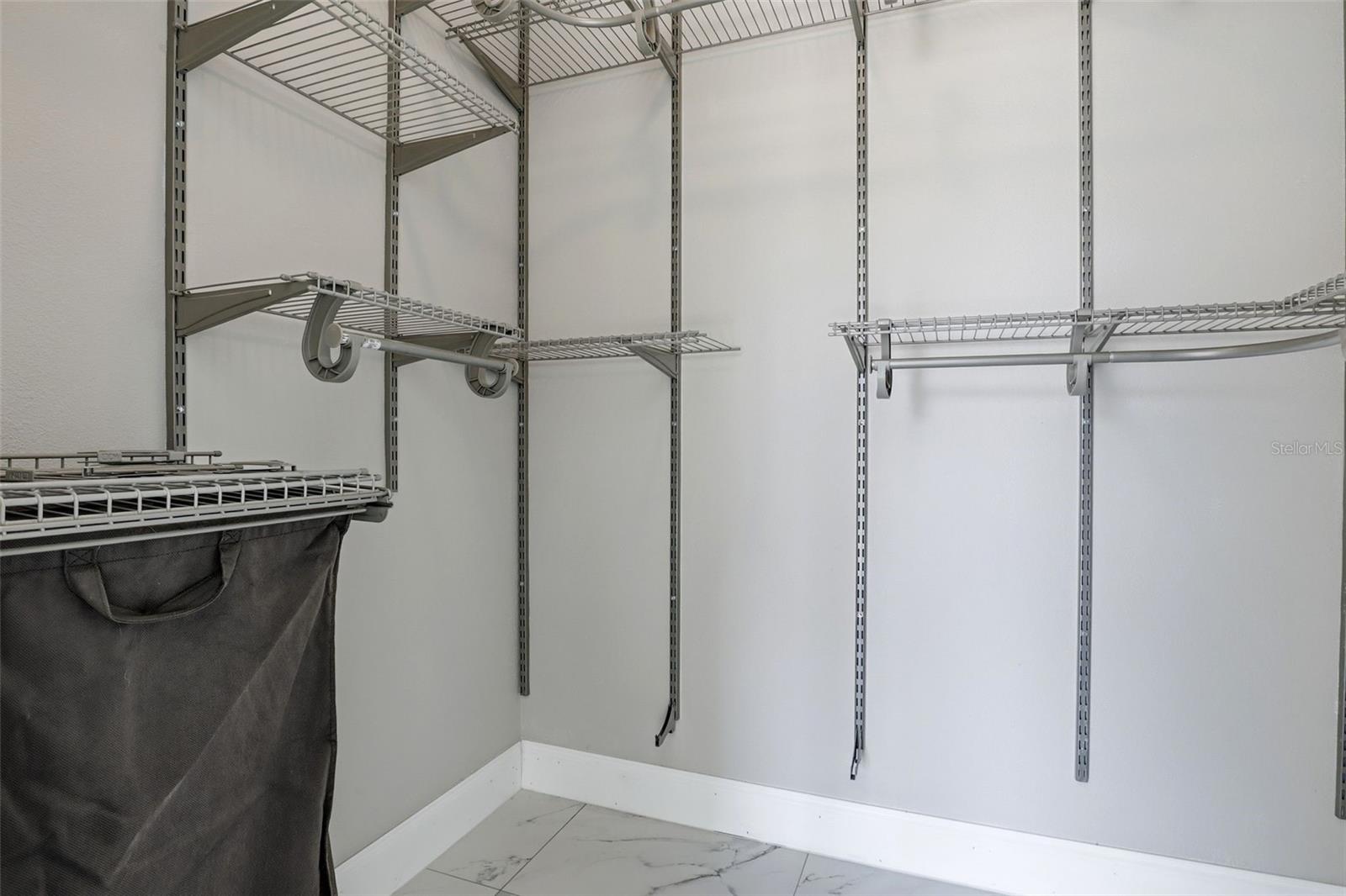 Image 24 of 36 For 676 Weybridge Court