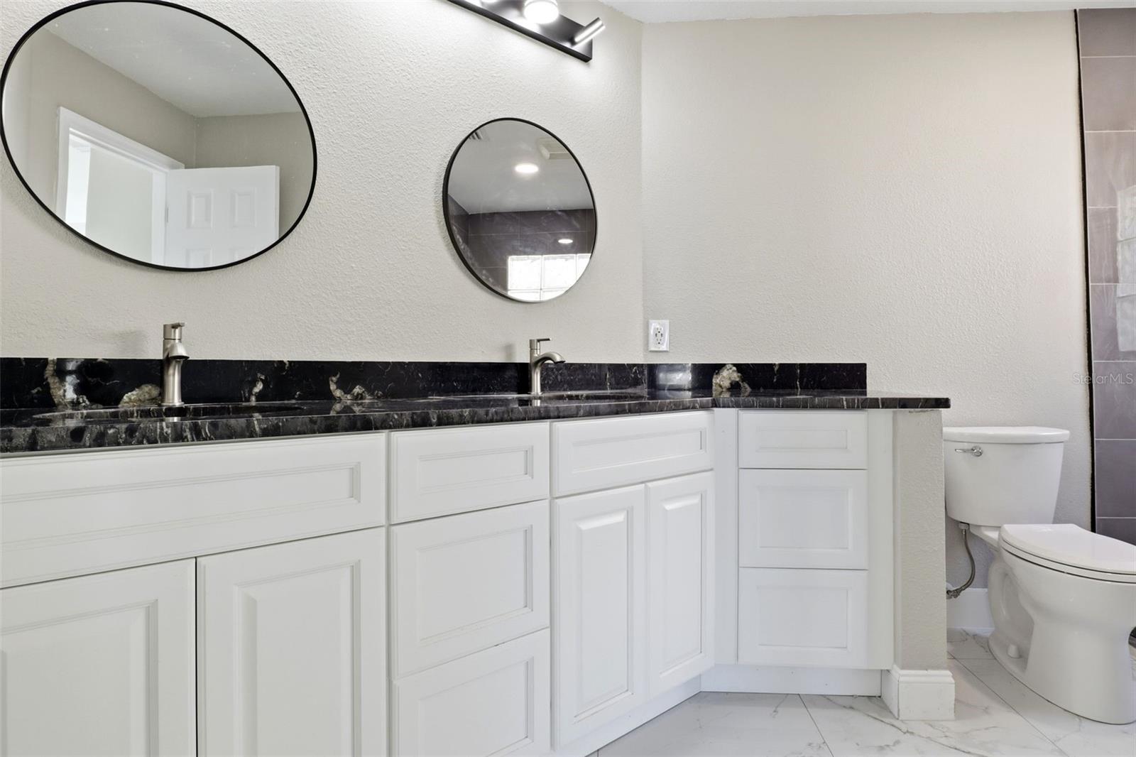 Image 27 of 36 For 676 Weybridge Court