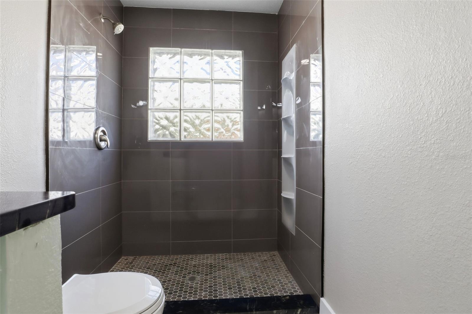 Image 30 of 36 For 676 Weybridge Court