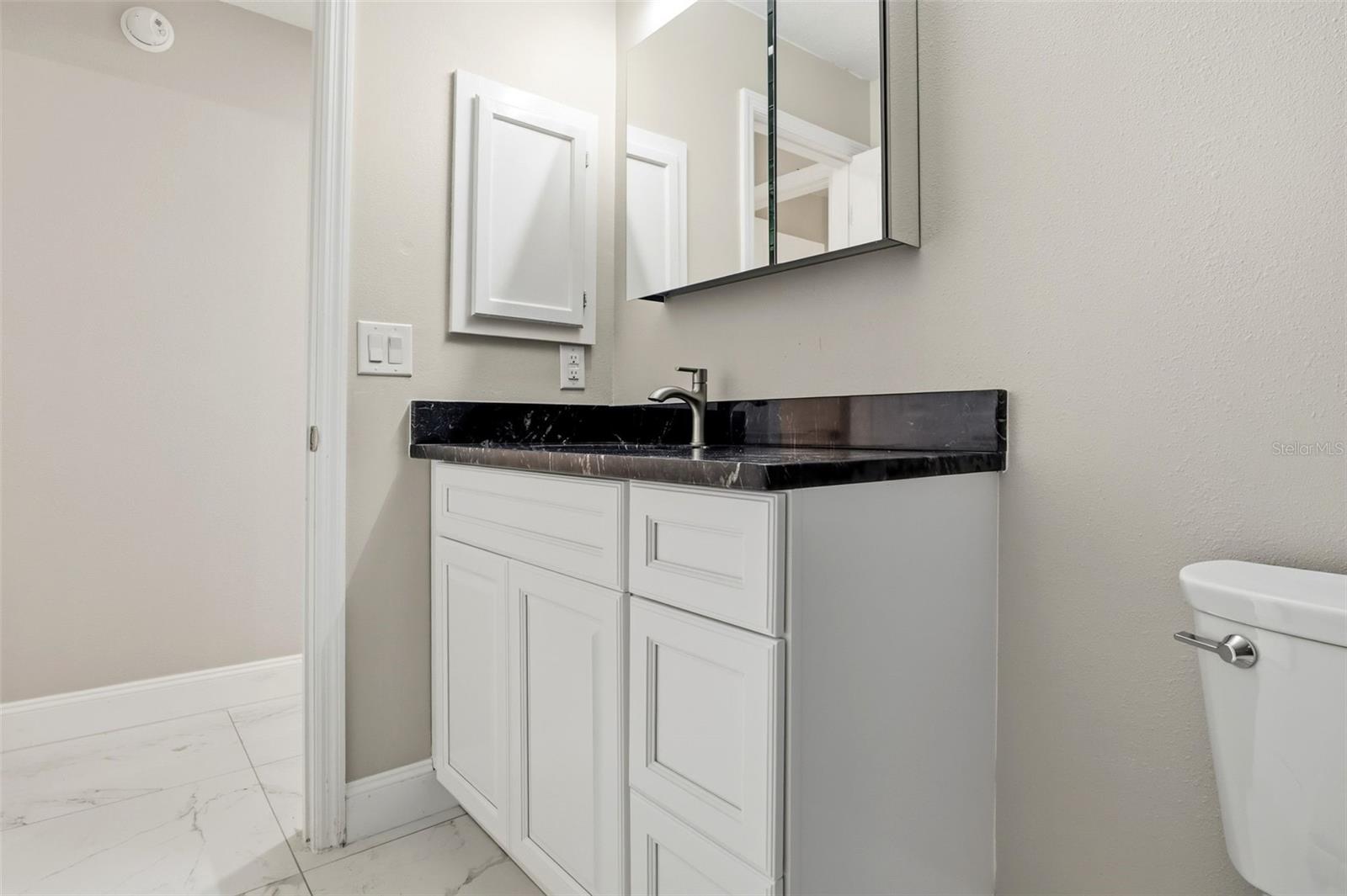 Image 32 of 36 For 676 Weybridge Court