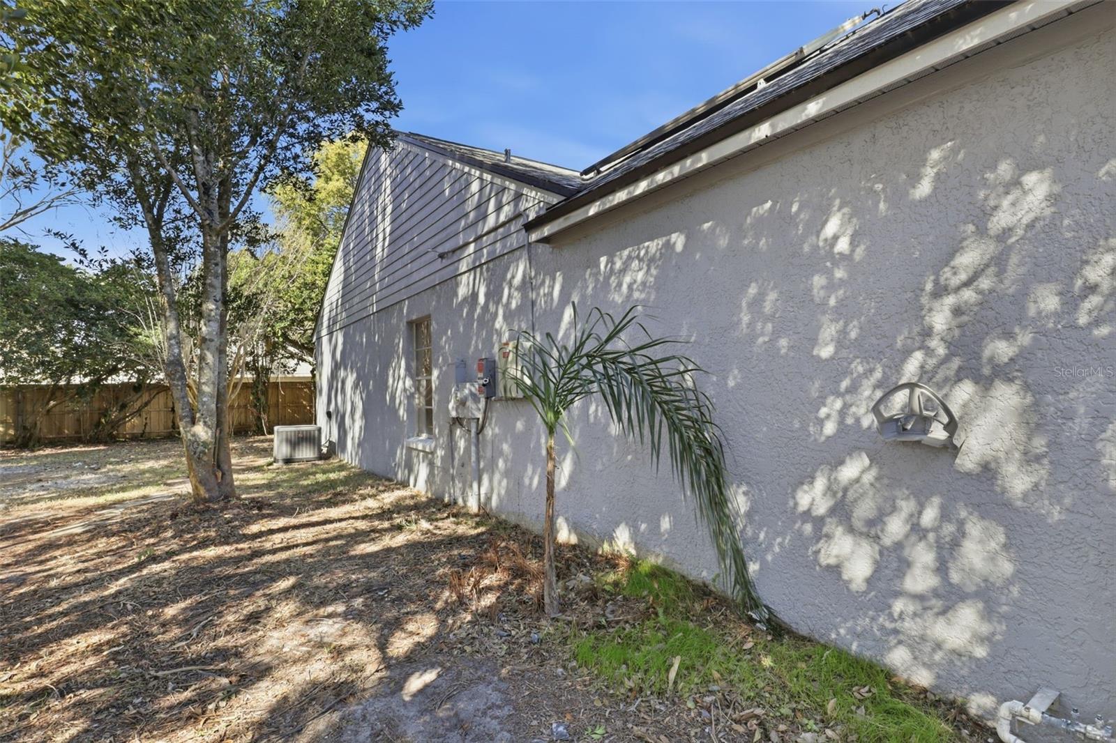 Image 34 of 36 For 676 Weybridge Court