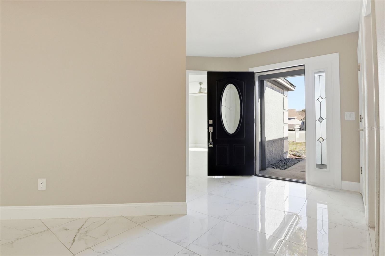 Image 6 of 36 For 676 Weybridge Court