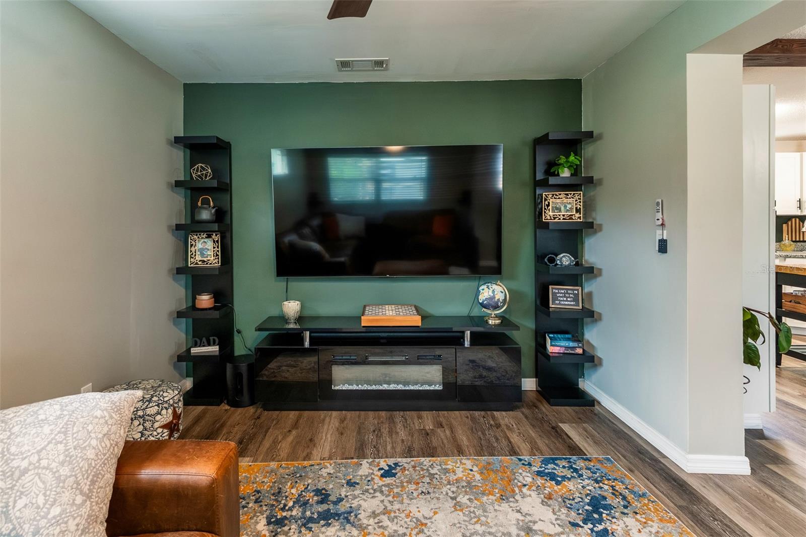 Image 14 of 43 For 728 Flamingo Drive